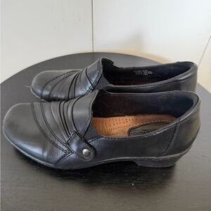 Earth Origins Black Leather Flats
